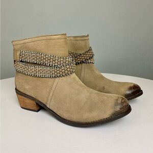 Matisse Tan Distressed Western Ankle Boots